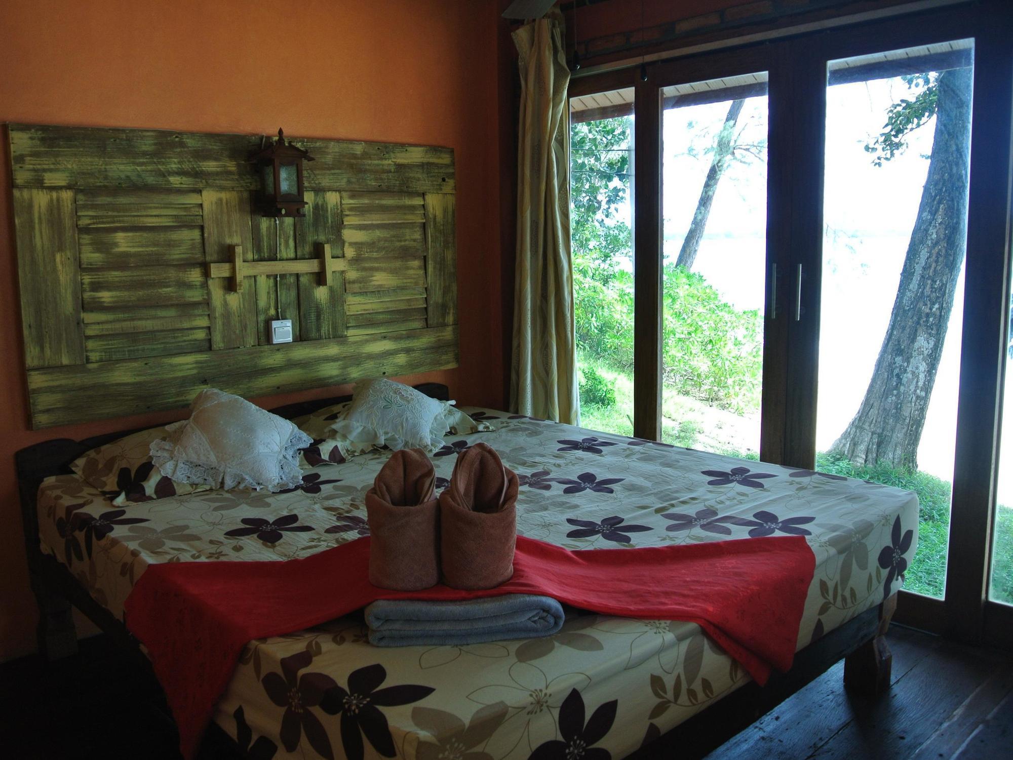 Chomjan Resort Koh Phayam Eksteriør billede