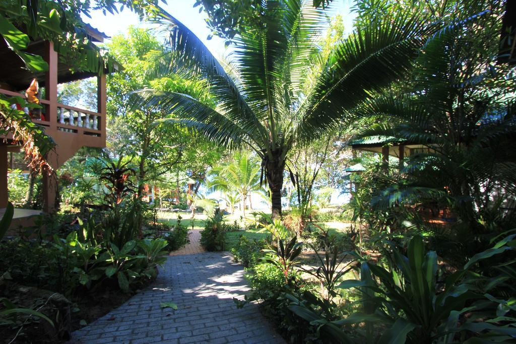 Chomjan Resort Koh Phayam Eksteriør billede